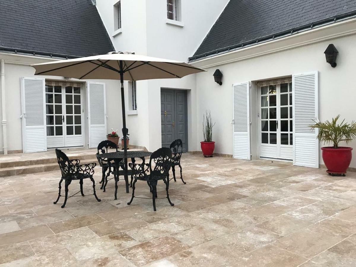 La Tour De Saint Cyr Bed & Breakfast Exterior photo